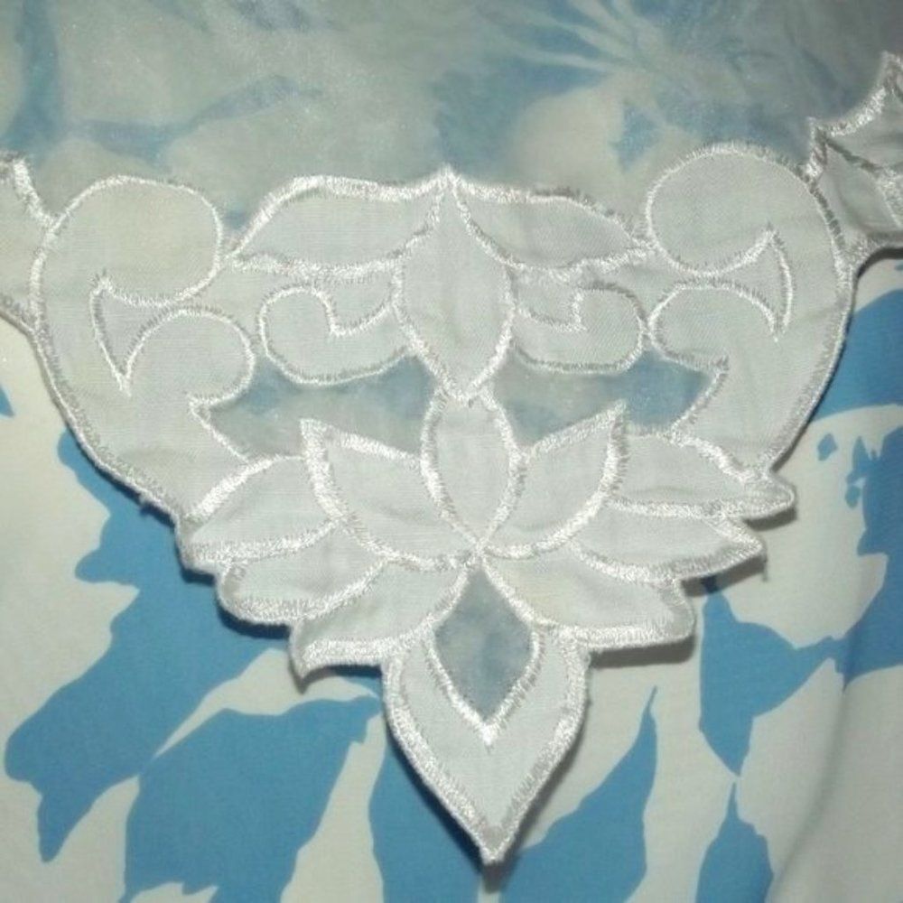 DIANE von FURSTENBERG Dress, XL, Blue/White Floral, VINTAGE, White Lace Bib - Picture 10 of 13
